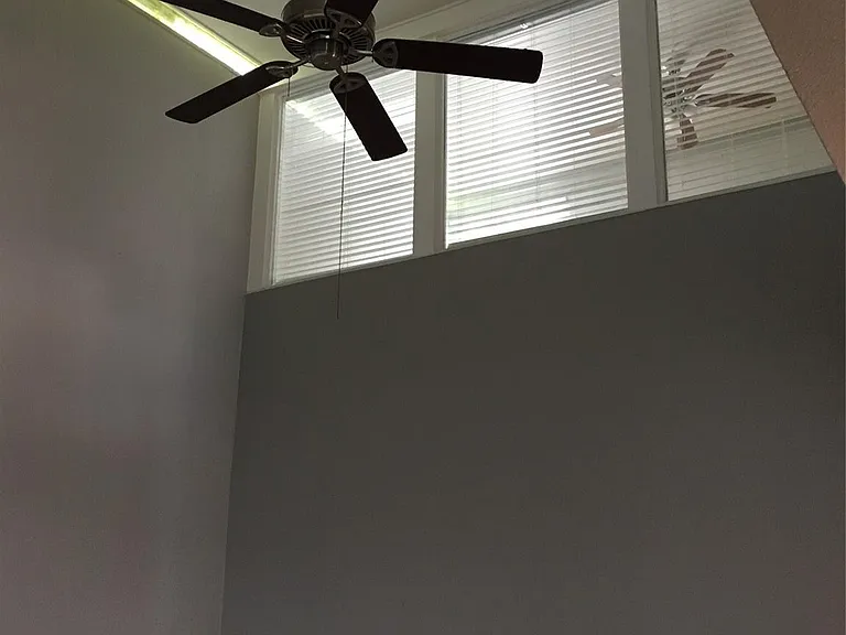 404 Hawthorne St #1 — Photo 6