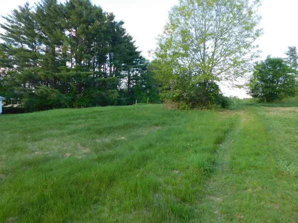 47 Highland Avenue, Bradley, ME 04411