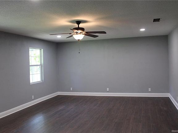 5th image of 506 Dixon Ave