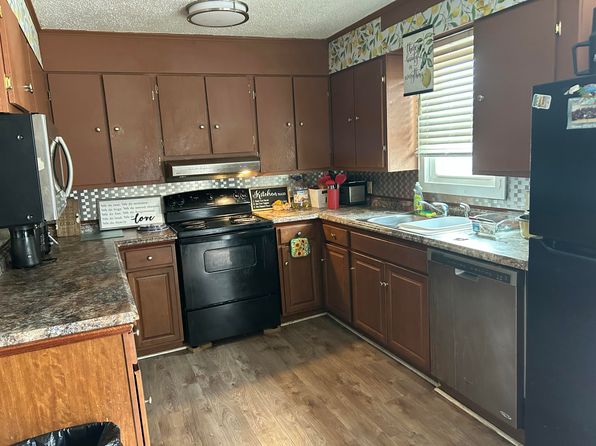 charleston-south-carolina-2082297296 picture