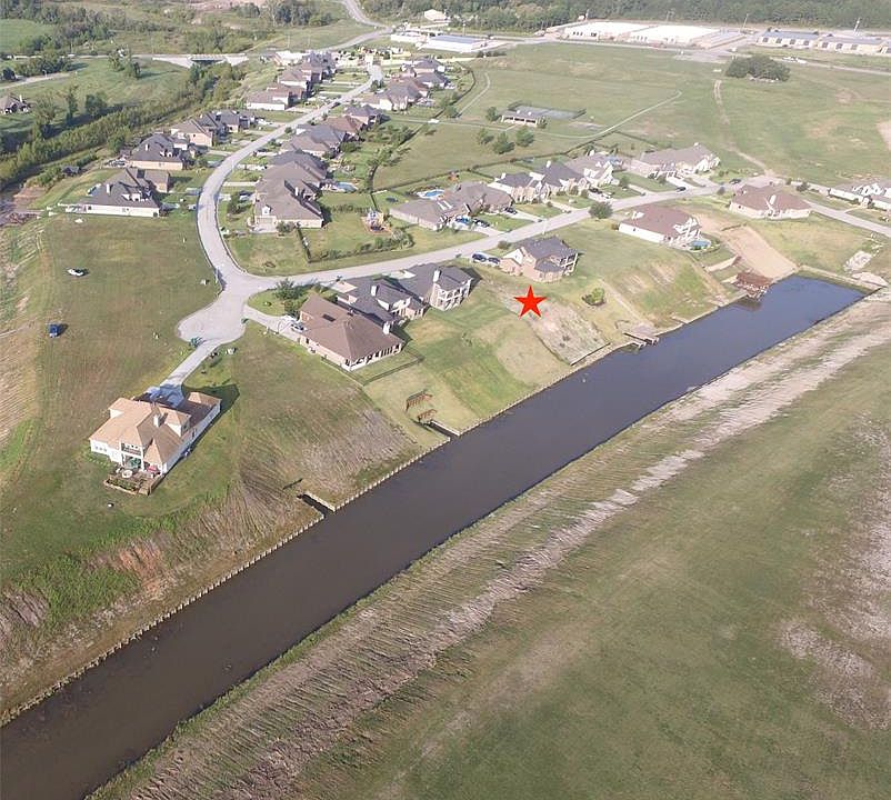 1st image of 208 N Waterstone Dr