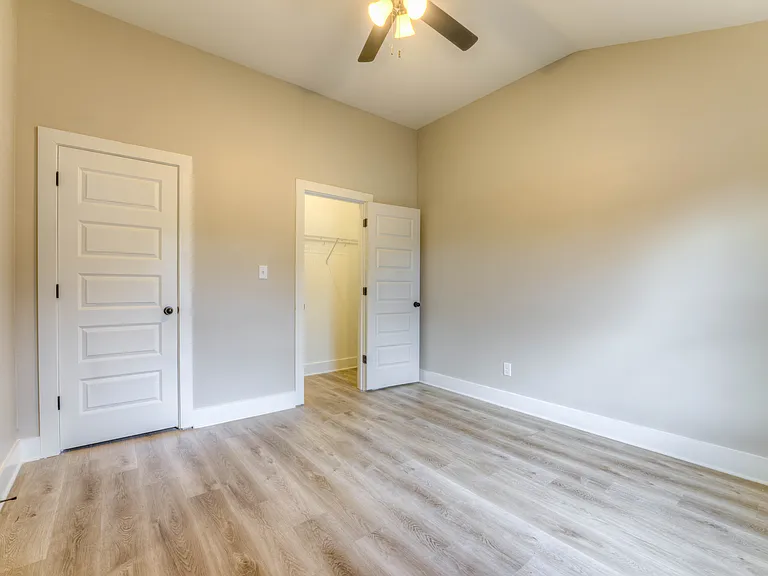 1807 Jackson Ave — Photo 6