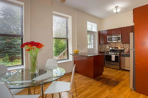 Sold by Townsley & Gay, LLC | media 1