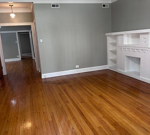 3rd image of 8045 S Champlain Ave #1