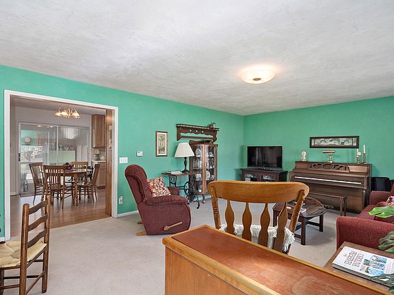 2nd image of 1319 David Rd