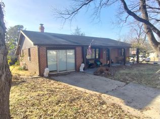 600 S Skyline Dr, Carbondale, IL 62901