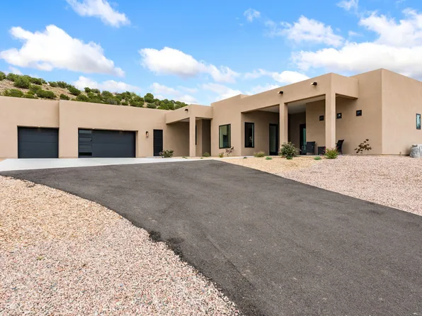10 Rainbow Valley Rd, Placitas, NM 87043