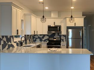 213 7th St #2, Harrison, NJ 07029