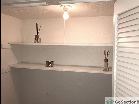4th image of 5625 Antoine Dr #701
