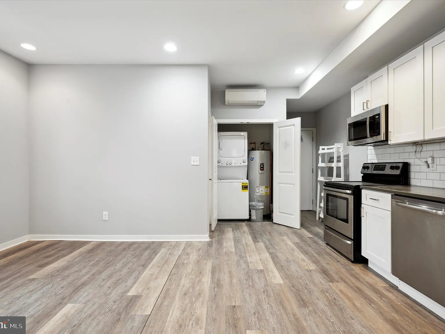 2 bed, 1.0 bath, 1200 sqft, $1,650 — Photo 4