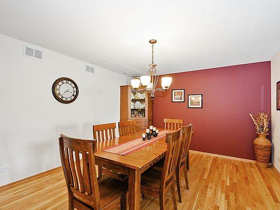 3rd image of 19 Saint Moritz Dr Unit 201