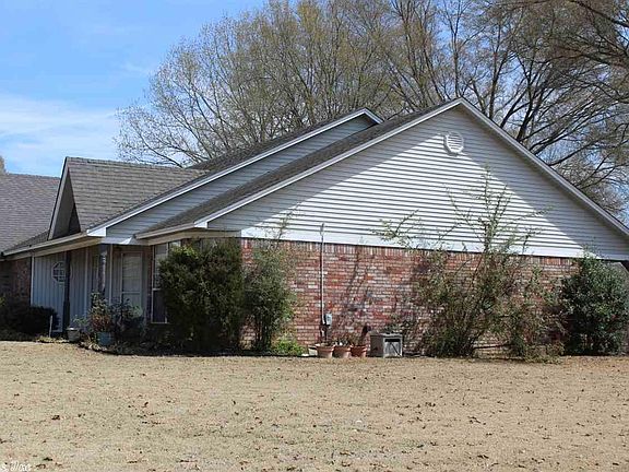 3rd image of 301 River Oaks Blvd