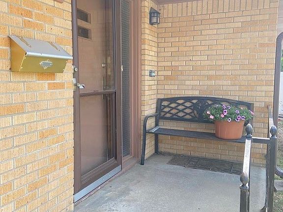 4th image of 2614 Paseo Dr