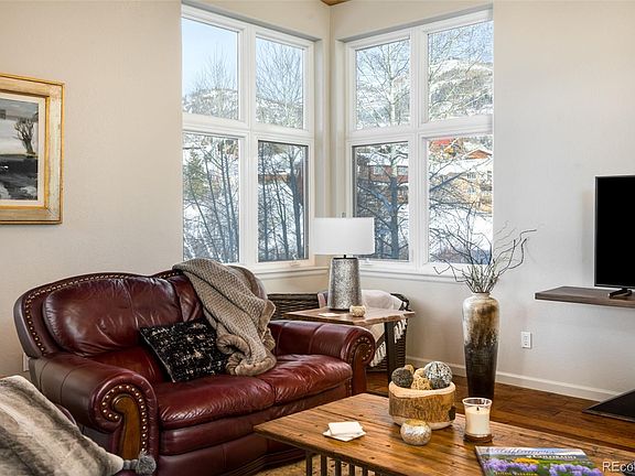 4th image of 1820 Hunters Dr