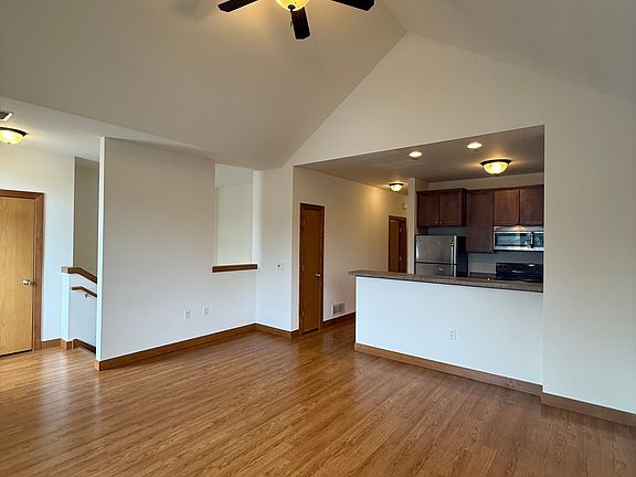 4th image of 1205 Mound St