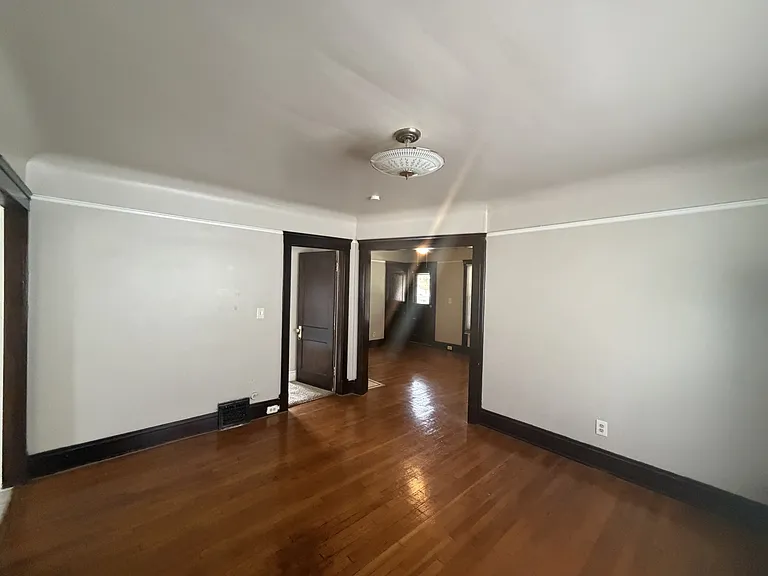 10324 Bernard Ave — Photo 7