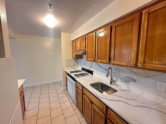 4th image of 37-11 B Way #2A