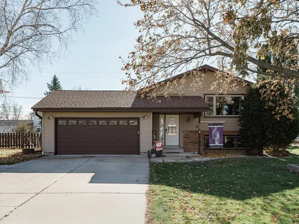 207 Silver DRIVE, Watertown, WI 53098