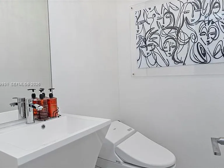 16 Island Ave #7C — Photo 30