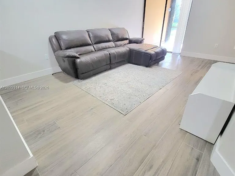 15495 Miami Lakeway N #1054 — Photo 4