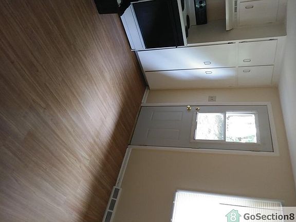 3rd image of 3912 15th Ave APT 4