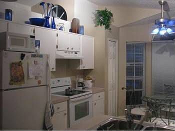 2nd image of 2129 Justin Ave