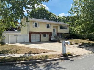 7 Eisenhower Rd, Centereach, NY 11720