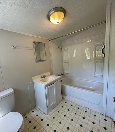 4th image of 7 Franklin Pl #1