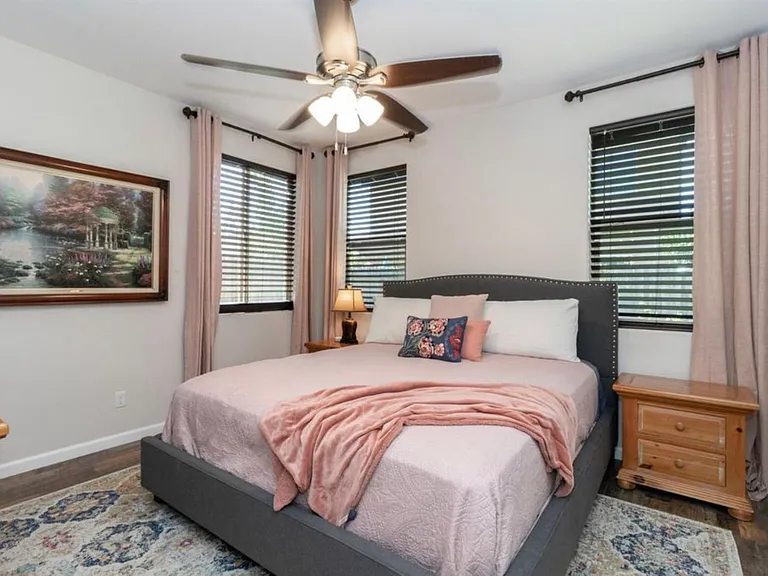3174 Swift Ave — Photo 9