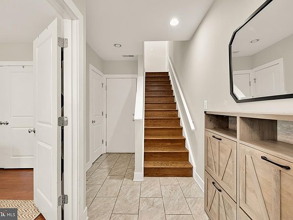 2nd image of 920 4th St SE