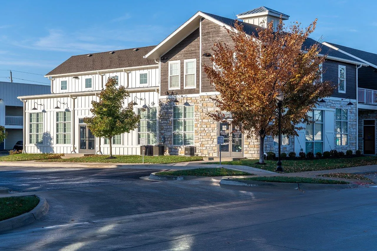 Bauer Farms Apartments & Townhomes — Photo 3