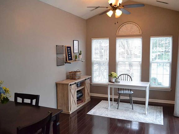 4th image of 481 Indian Lake Dr