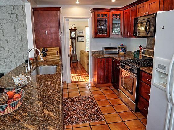 5th image of 516 Weybridge Dr
