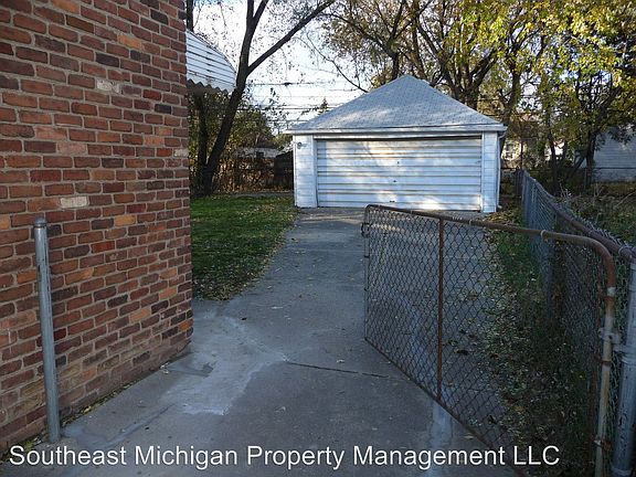 2nd image of 7053 Yacht Ave