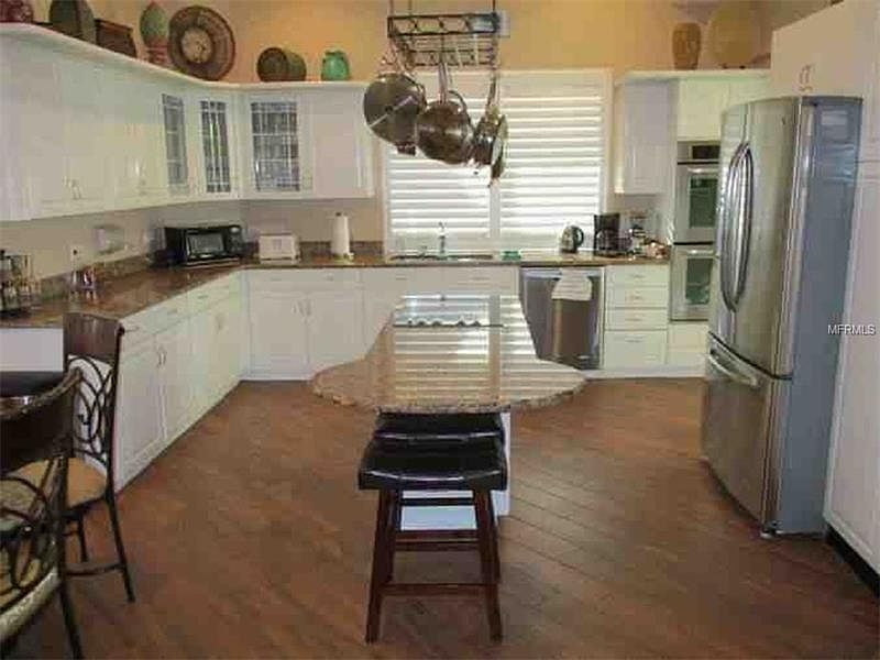 2nd image of 1405 Alhambra Dr