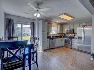 1314 SE Norwood Dr, Lees Summit, MO 64081