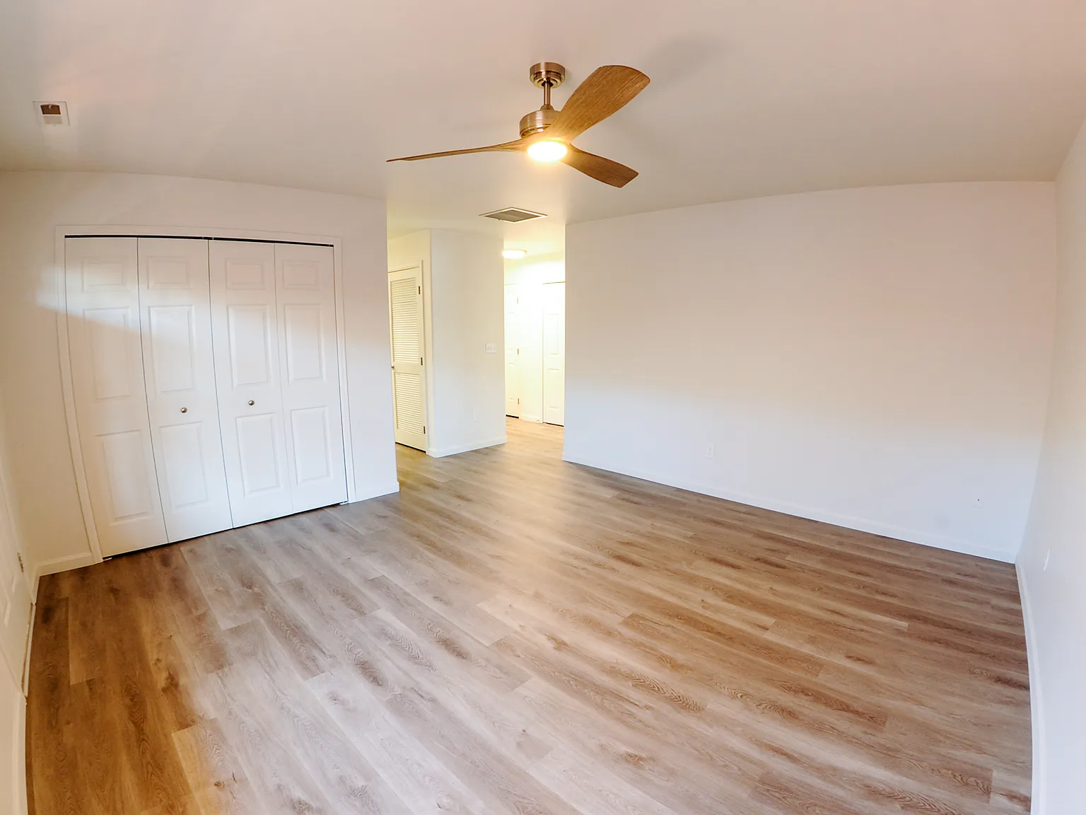 2 bed, 1070 sqft, $1,400 — Photo 2