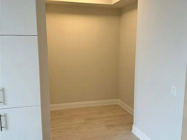 15 Lynch St #701 — Photo 12