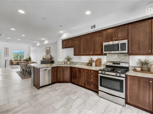 83 Waldorf, Irvine, CA 92612
