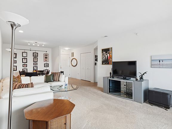 3rd image of 190 N Milwaukee Ave APT 701