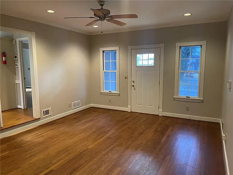 119 Woodlawn Dr NE — Photo 15