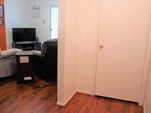 3rd image of 12153 Chaucer Ln