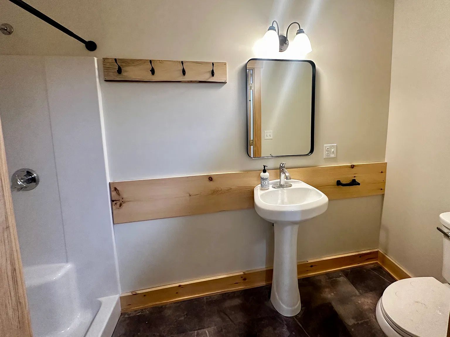 2 bed, 1.5 bath, $1,500 — Photo 2