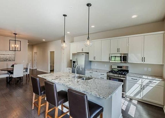 4th image of 9067 Hawks Reserve Ln #202