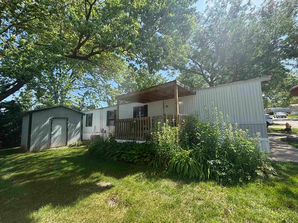 5088 Pebble Ln, Loves Park, IL 61111