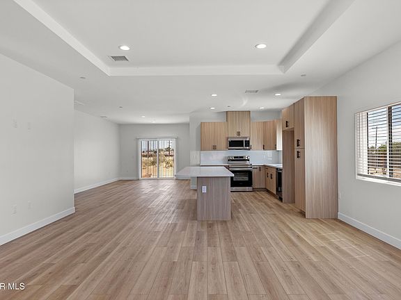 3rd image of 8935 Aspen Ave