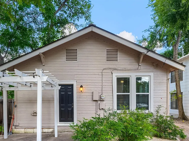4308 Avenue G — Photo 12