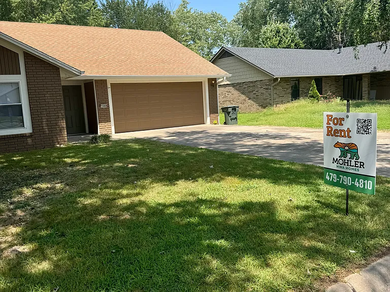 1484 E Cortland St — Photo 18