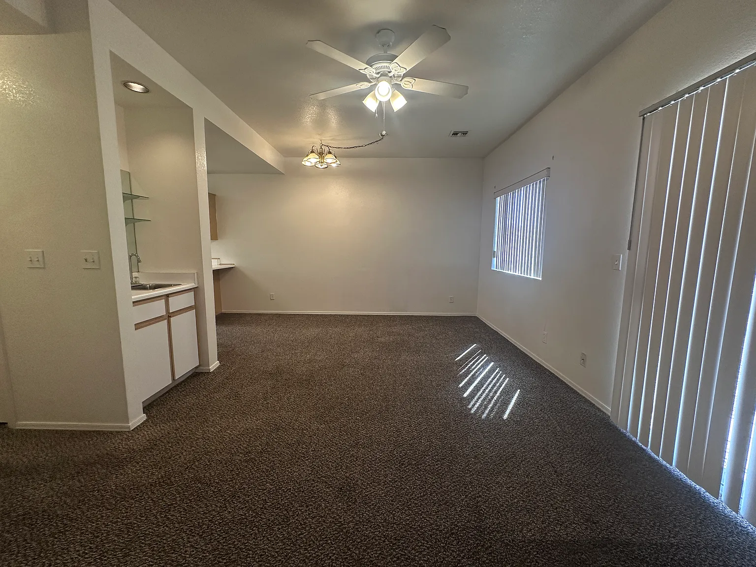 2 bed, 2.5 bath, 1115 sqft, $1,350 — Photo 4