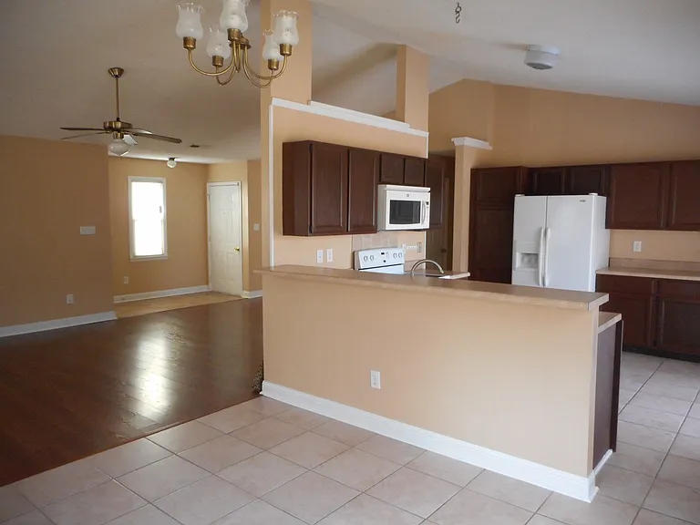 2208 Timberbrook Ln — Photo 18